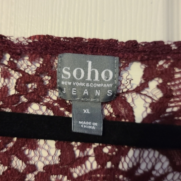 Chic Burgundy Lace Sweater Soho XL - Picture 3 of 9